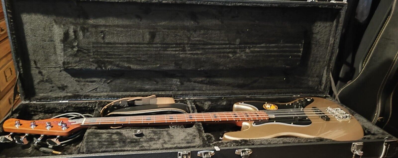 Brand New Rare Gold "SIRE MARCUS MILLER" V5 Passive Jazz Bass w/ Hardshell case "SIRE MARCUS MILLER" 2N22212410 - фотография #10