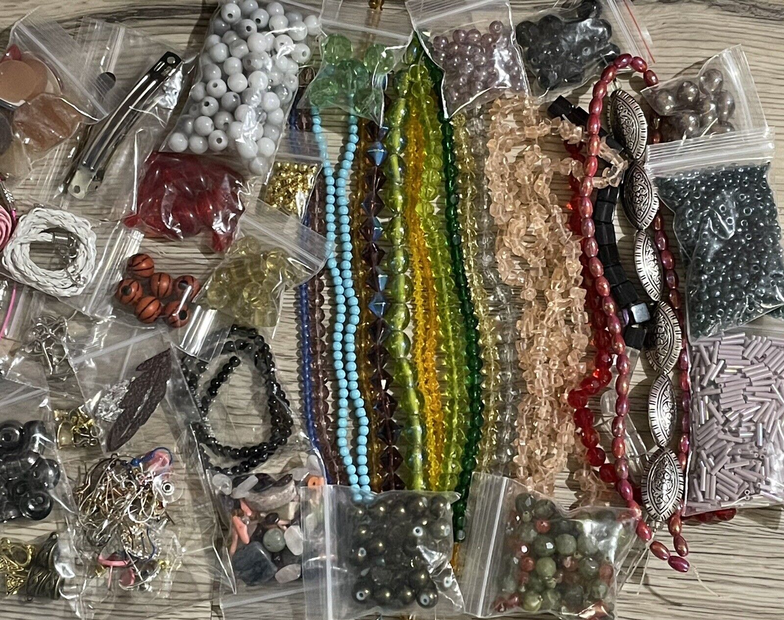 60 bags HUGE MIX Jewelry DIY LOT 👑🐝 Great Stater Kit 👑🐝 Beads & Findings MrsQueenBeead 60 Bag - фотография #6