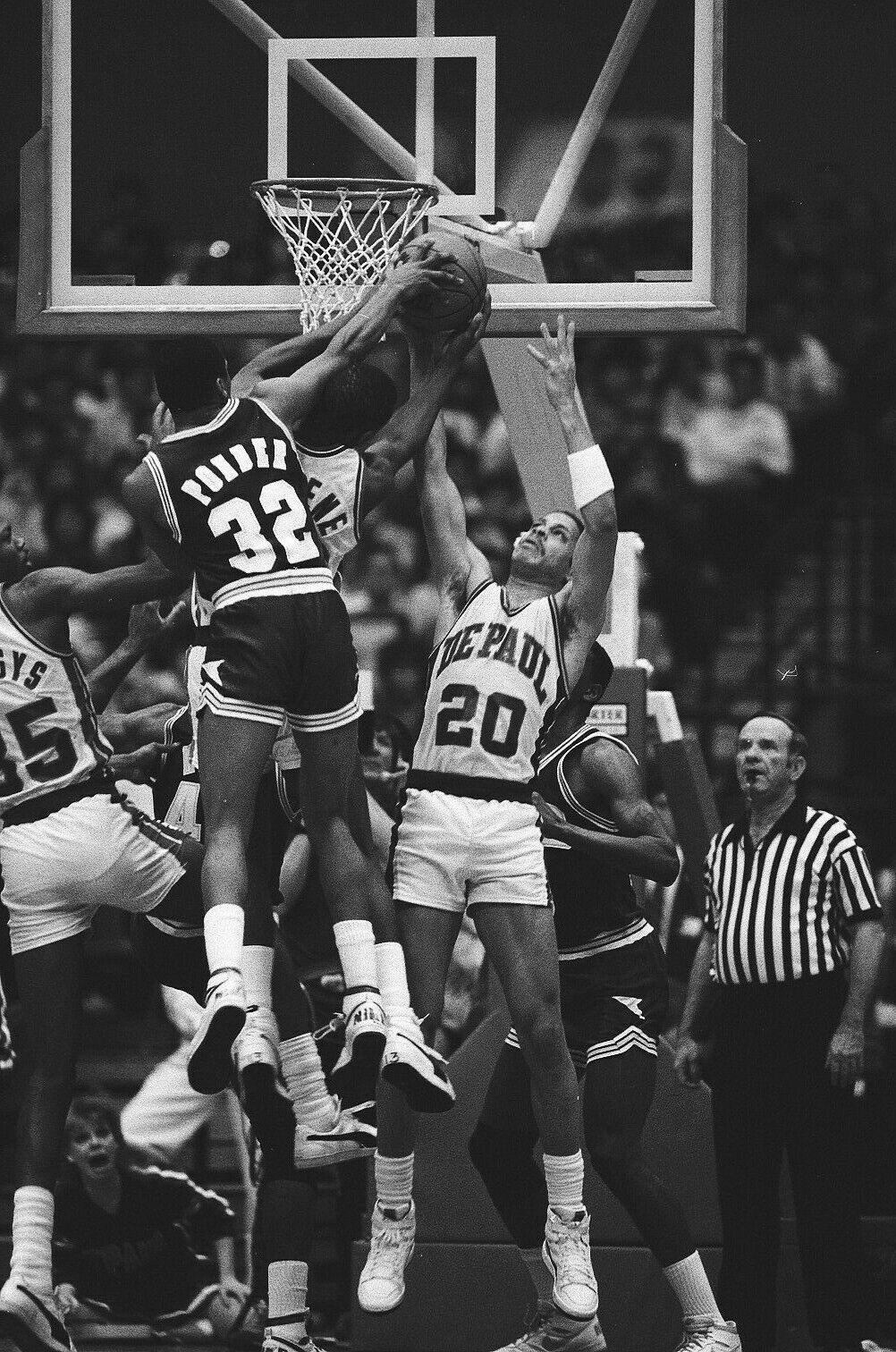 LD125-46 1986 College Basketball DePaul UAB Blazers (55) ORIG 35mm B&W NEGATIVES Без бренда - фотография #7