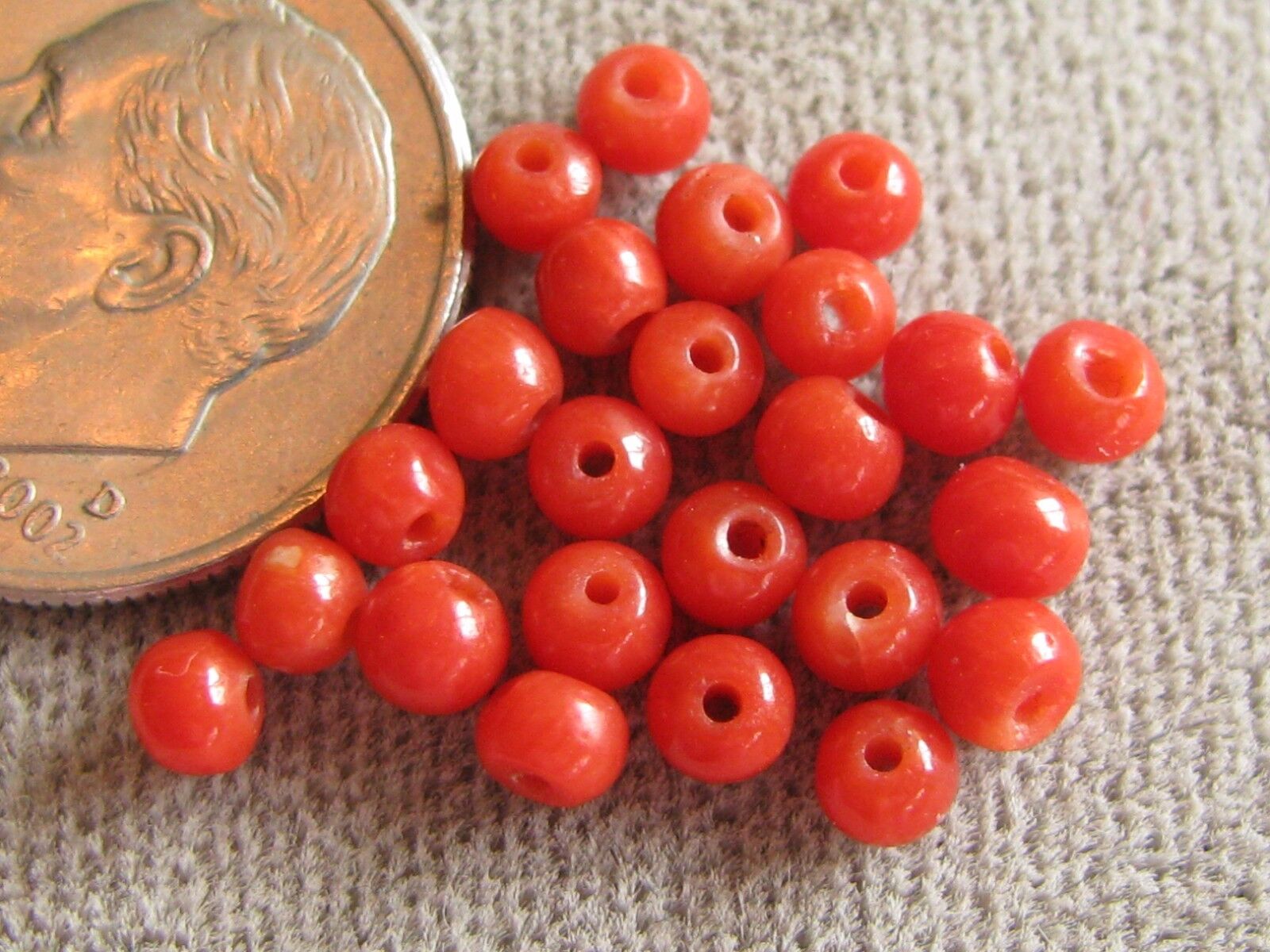 Lot of 25 Antique NaturaI Italian Coral Beads Red Orange Tiny 2.5mm Без бренда - фотография #3