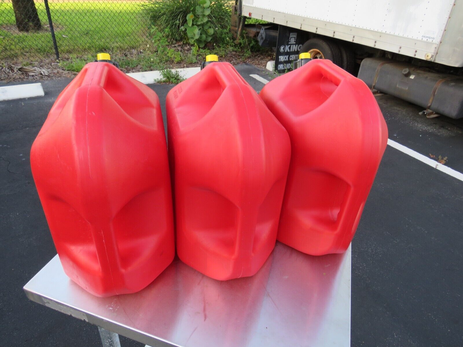 (3 Pack) Original Blitz Pre-Ban 5 Gallon Gas Can Model #50833 Blitz 50833 - фотография #3