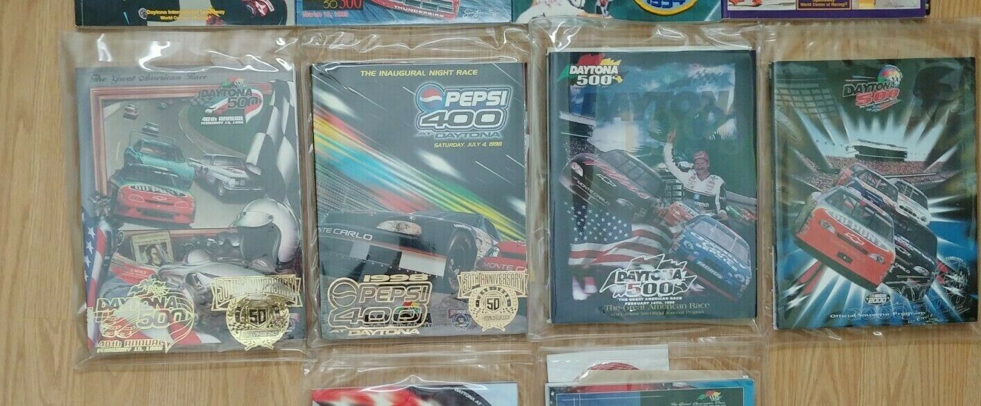 Lot of (10) NASCAR Race Programs (3 with patches and 6 with plastic sleeves) Без бренда - фотография #4
