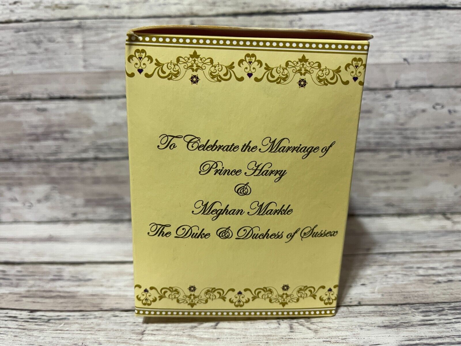 Royal Wedding 2018 Harry & Meghan 24 Carat Gold Gilded Fine China Mug - NIB Без бренда - фотография #3