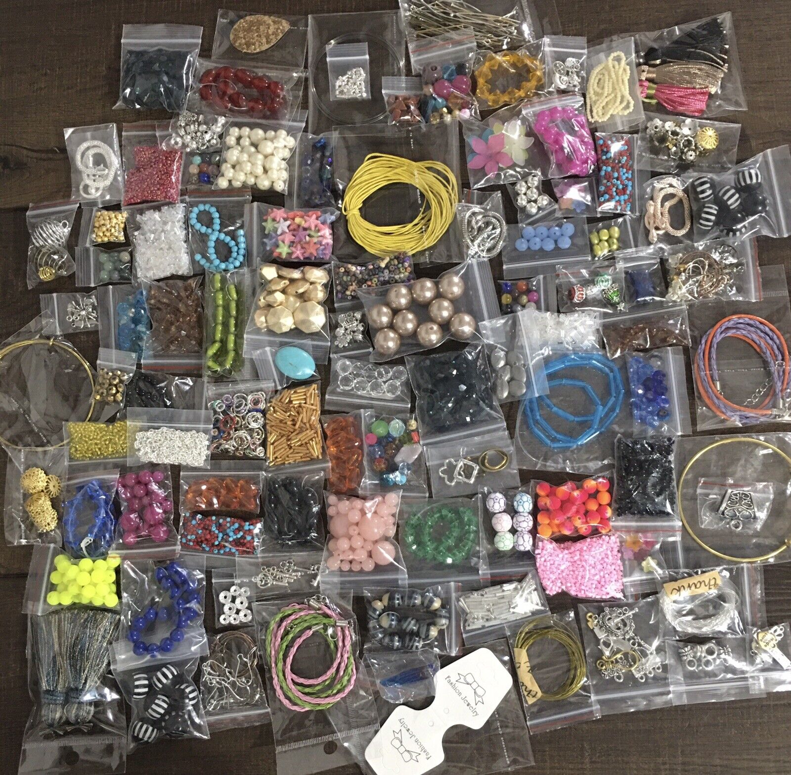 F&B👑🐝 40 Bags FINDINGS & BEADS Lot Of Jewelry Making Supplies Pendants Closure MrsQueenBeead Like Items Shown In Pics - фотография #3