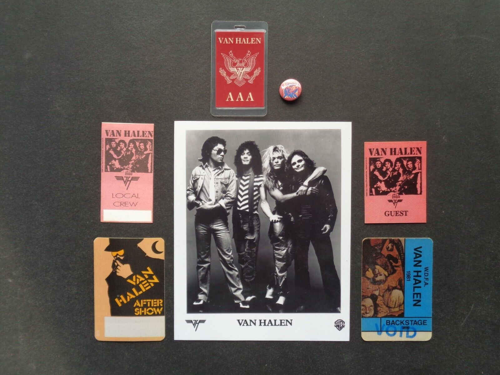 VAN HALEN,Original B/W Promo photo,5 Vintage Backstage passes,steel pin/button Без бренда