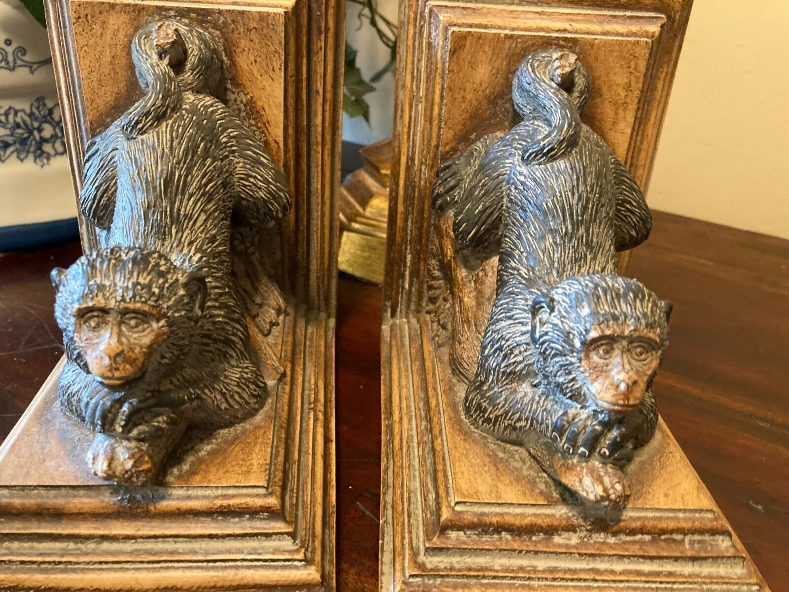 6.5" tall Pair Heavy MONKEY Bookends~Carved look~51 oz each Без бренда
