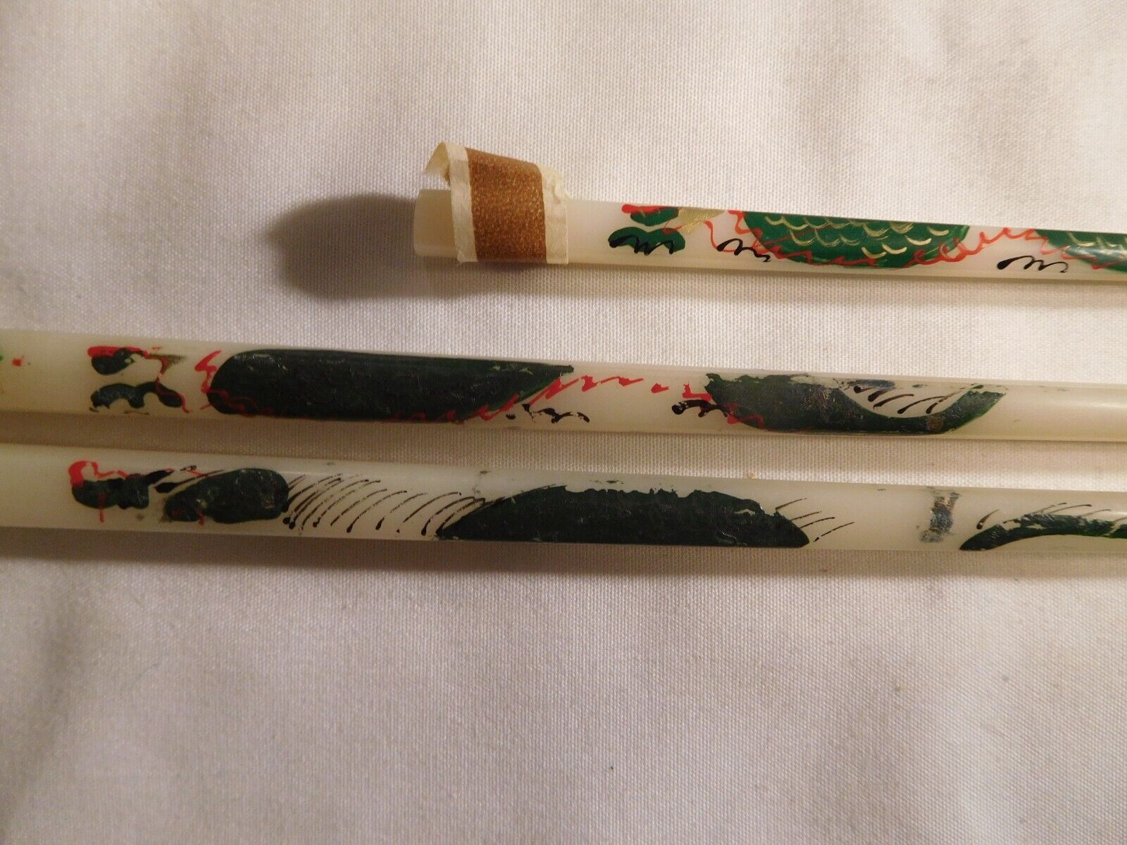 3 Vintage China / Japan Square White Plastic Hand Painted Dragons Chopsticks Без бренда