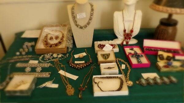 Juliana Jewelry lot(40)Cleopatra (Book pc!)Pristine!invested $2400.00 Look! Juliana