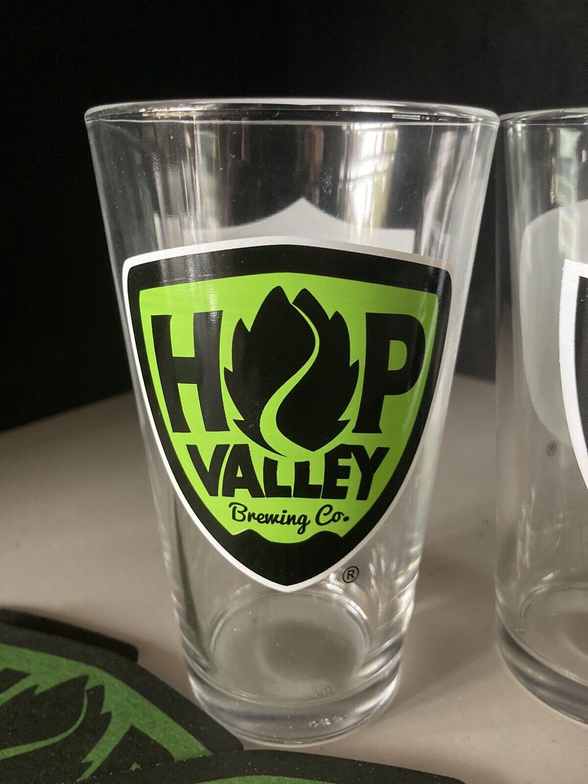 (2) NEW Raiders Hop Valley Brewing Beer Pint Glasses & 20 Bar Coasters Lot Elysian - фотография #3