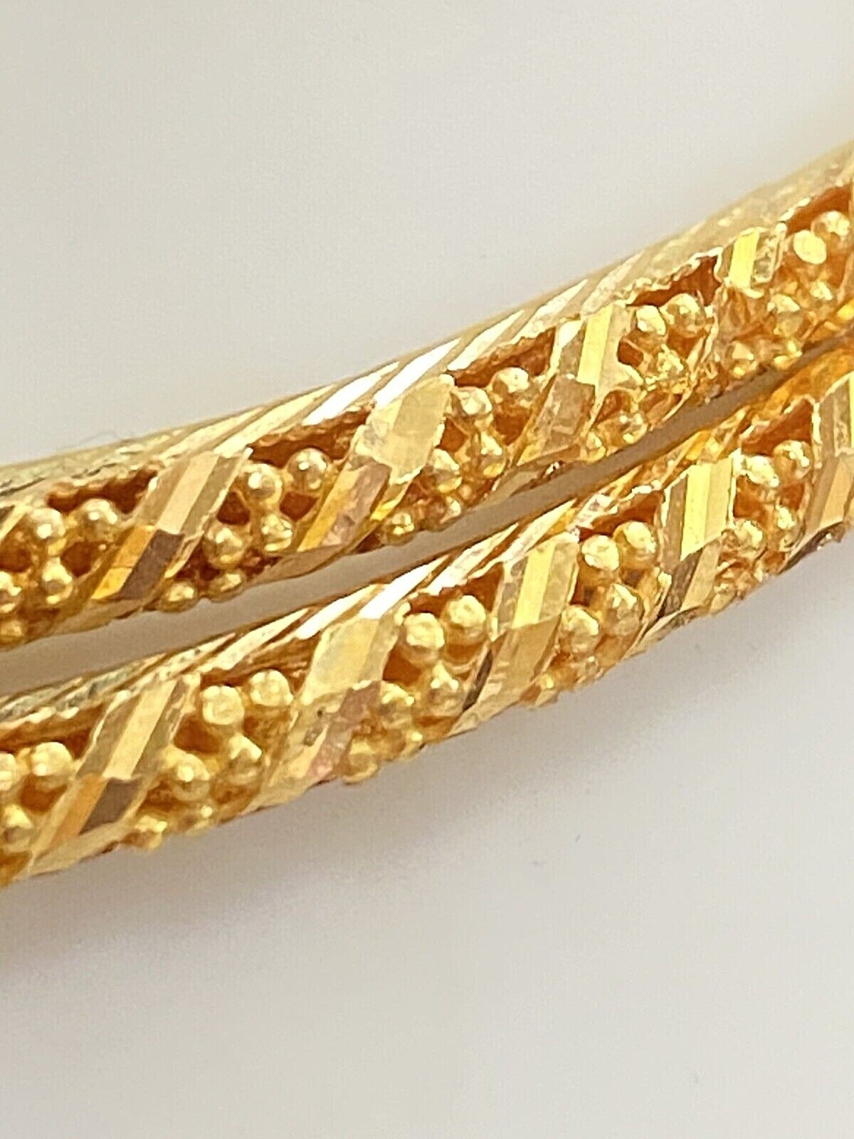 22K Solid Yellow Gold Beaded Pattern Bangle Bracelet Set, 21.40 grams SCS - фотография #5