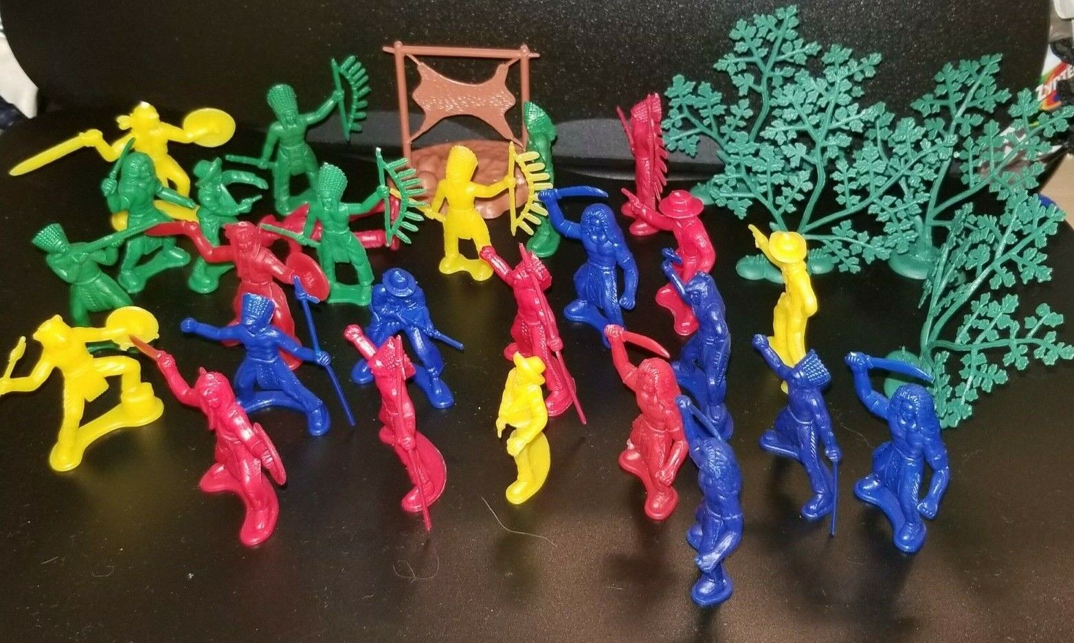 Vintage loose plastic toys - 31 figurines total - Cowboys and Indians Unknown