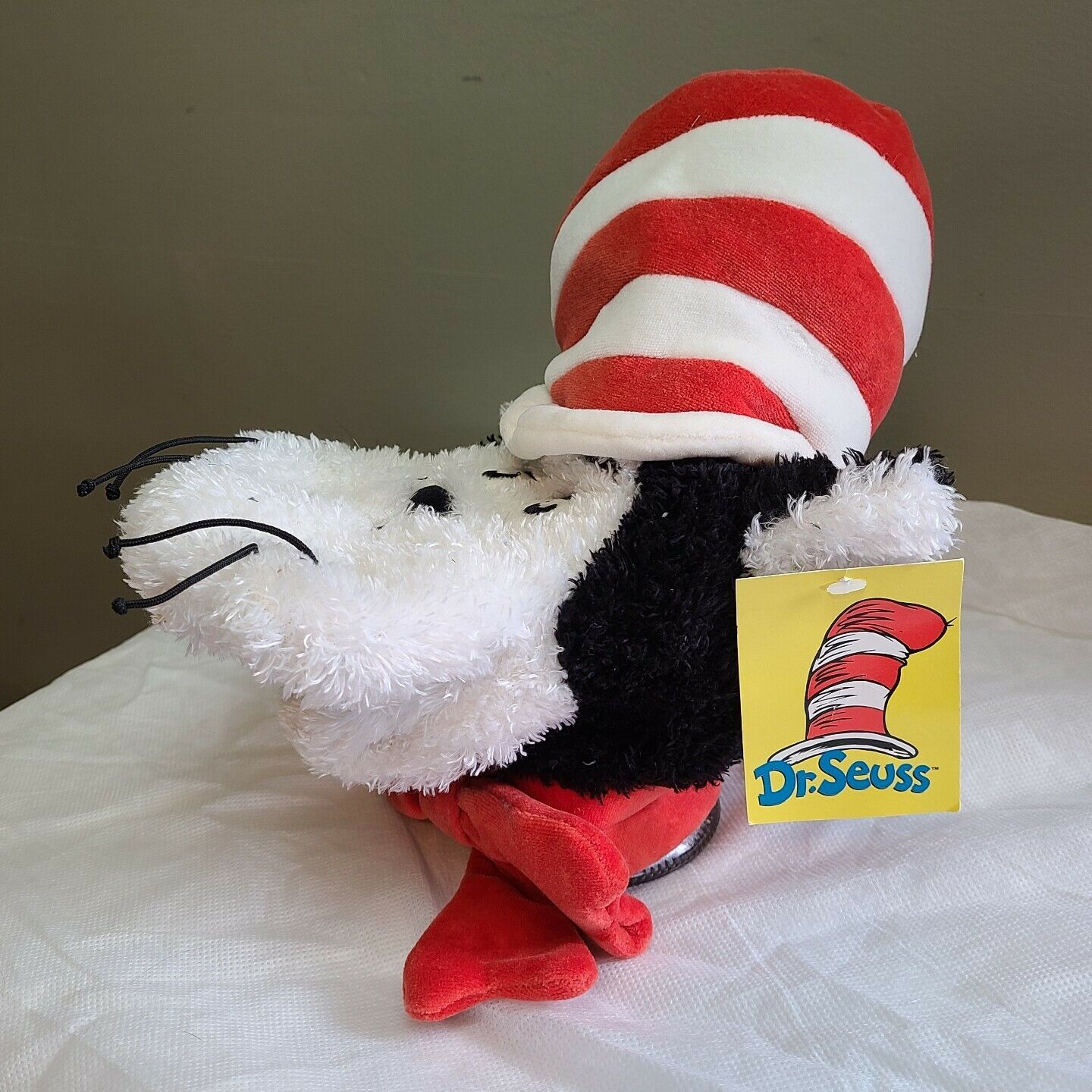 Manhattan Toy Dr. Seuss Cat in The Hat Hand Puppet Plush Toy Manhattan Toy Does not Apply