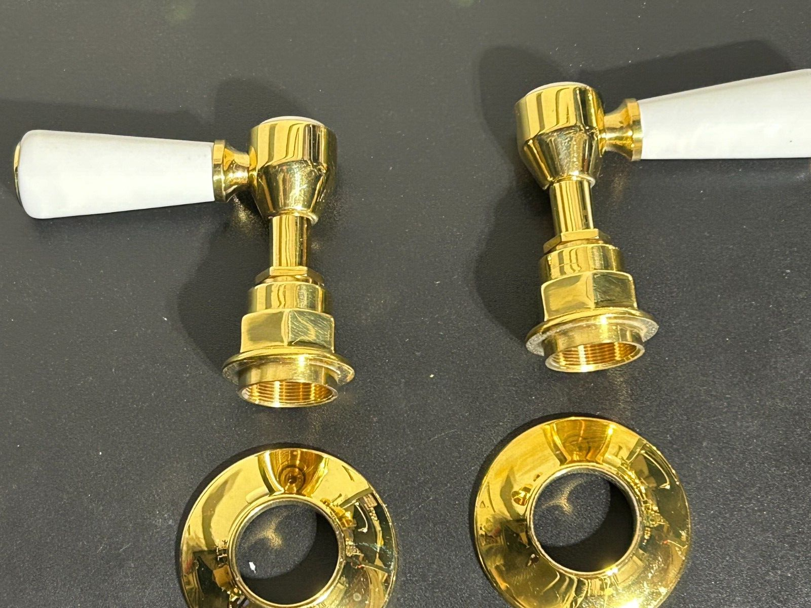 WATERWORKS HIGHGATE BRASS HOT AND COLD FAUCET HANDLES *new DISPLAY* WaterWorks - фотография #6