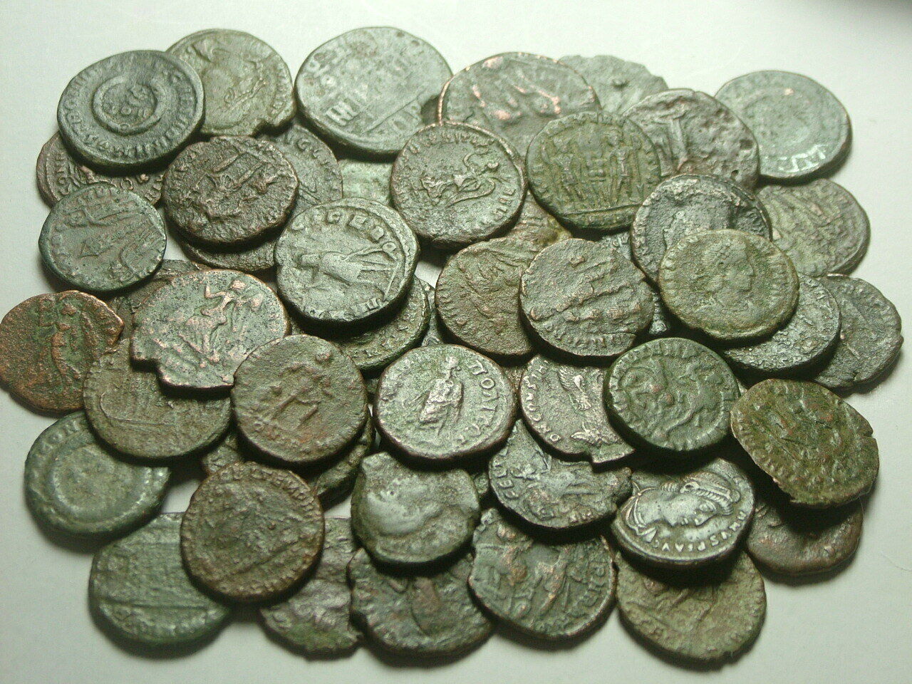 Lot 5 Ancient Roman coin Constantine Valentinian Licinius Consantius Claudius Без бренда - фотография #4