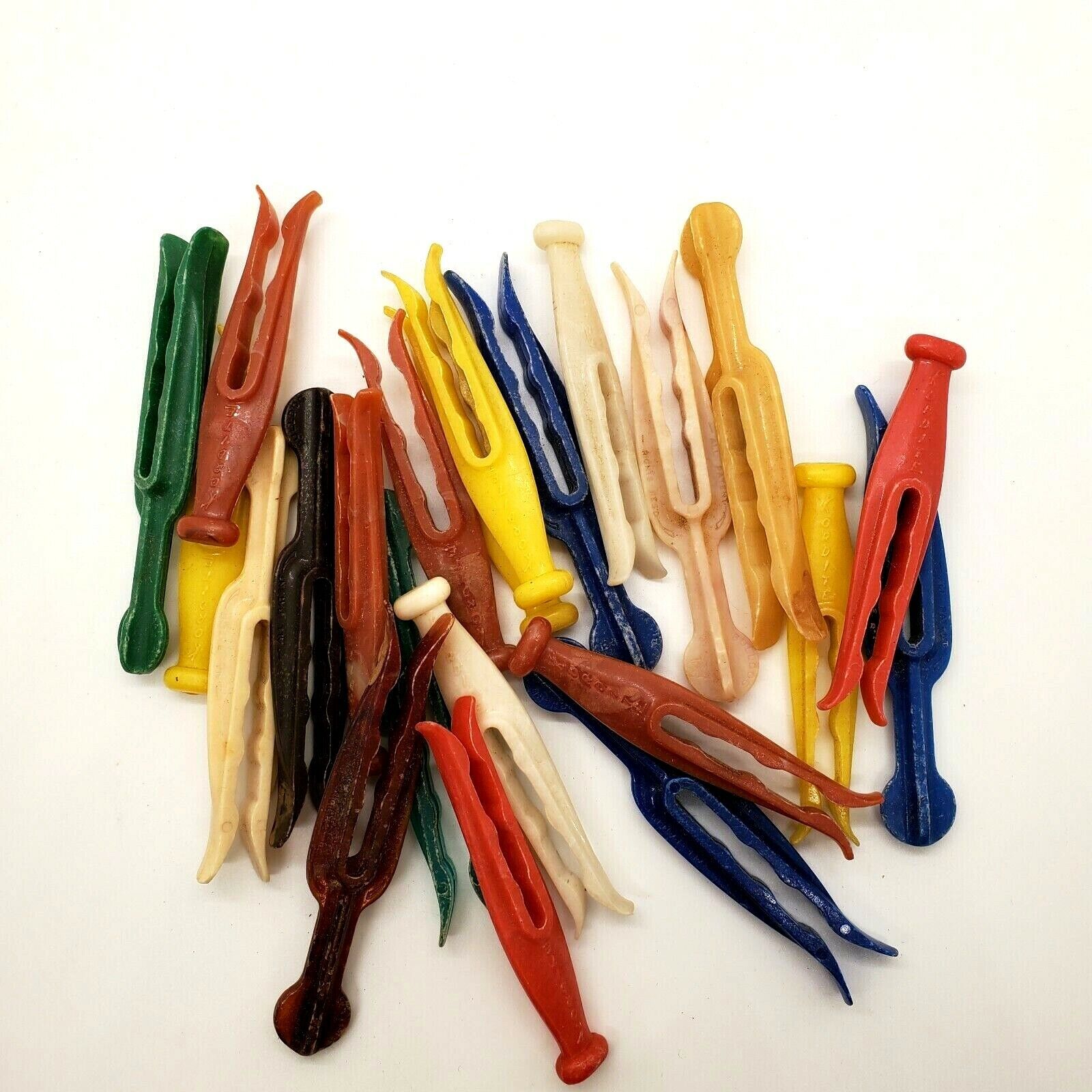 Vintage Plastic Multi-colored Clothes Pins Vintage Clothes Pins Lot Of 22 Pins Без бренда