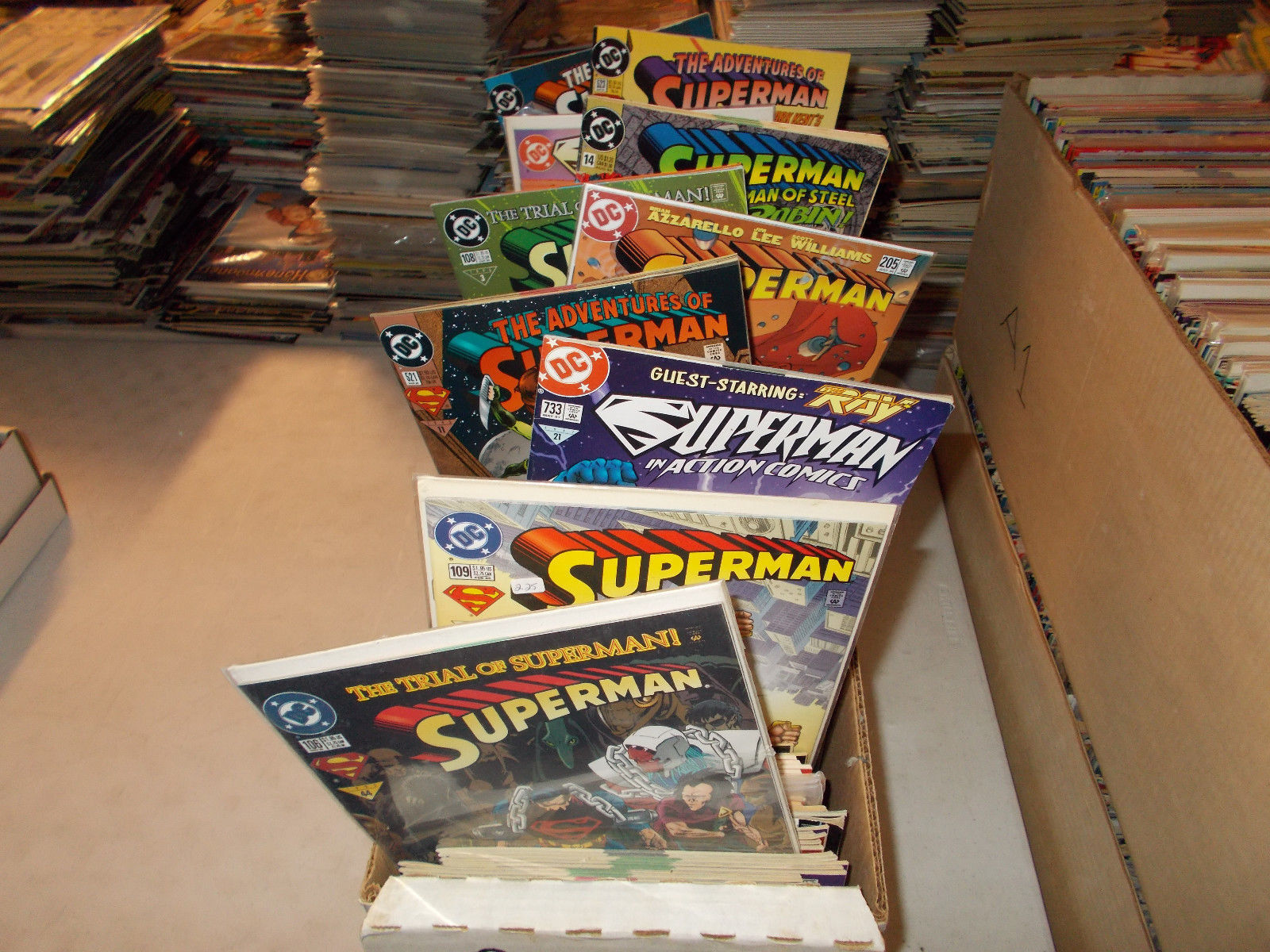 Lot of 50 Different Superman Comic Book Gift Grab Bag Action Adventures Doomsday Без бренда