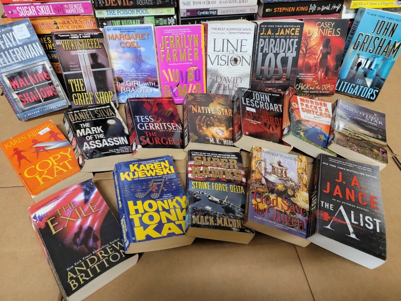 Lot of 20 Mystery Thriller Fiction Paperbacks Popular Author Books MIX UNSORTED Без бренда - фотография #10