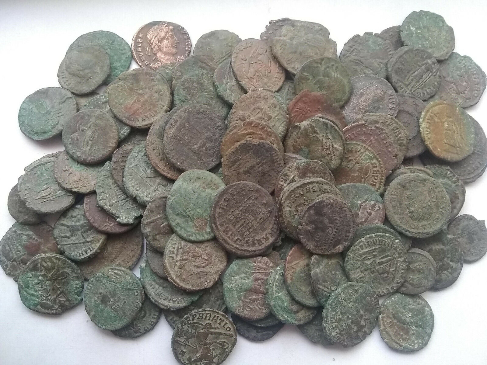 Lot of 2 original Ancient Roman imperial coins Constantine, Valens, Constantius Без бренда - фотография #2