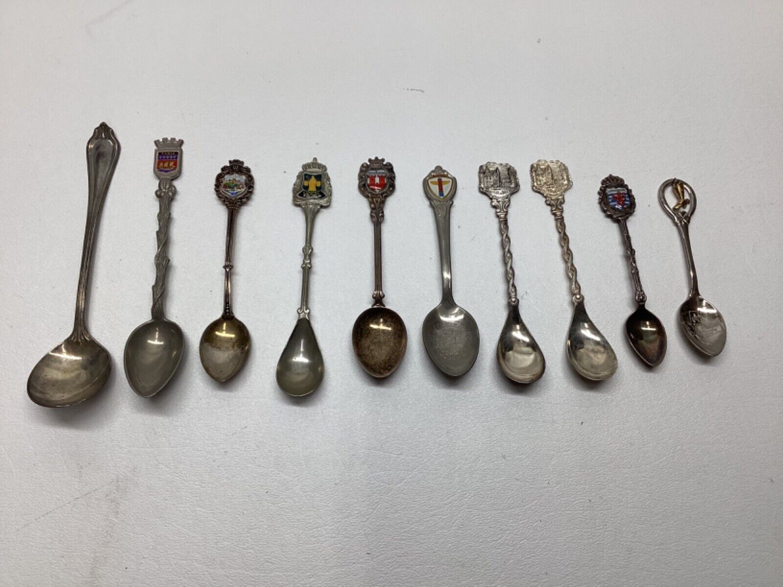 Vintage LOT of 10 Vintage Collector Souvenir Spoons World and USA FORT
