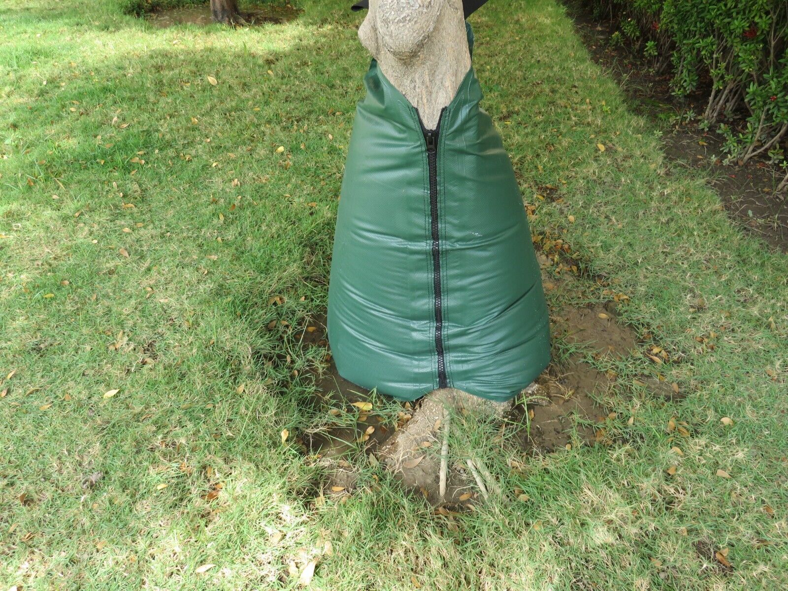 Tree Watering Bag - 20 gal, Slow Release Water Bag, Soil Irrigate Sack JM Gardens NA
