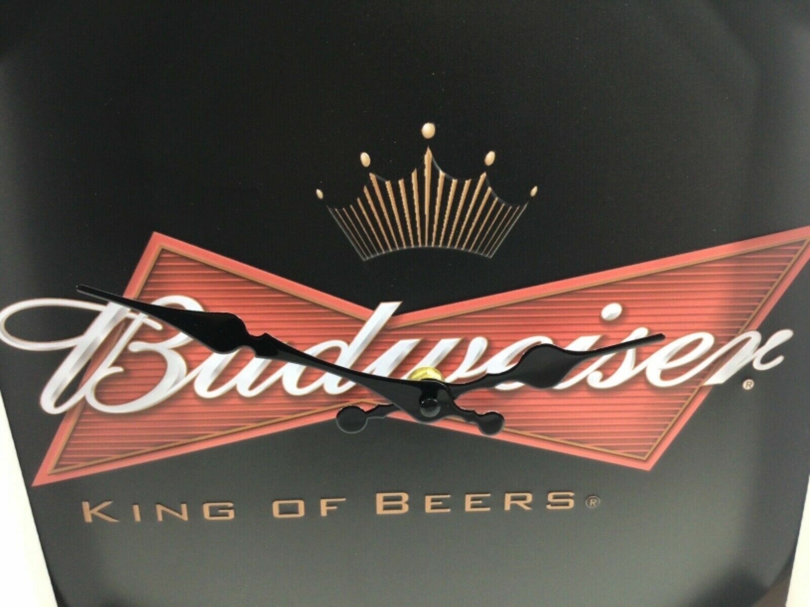 Budweiser Bottle Cap Wall Clock King of Beers Collectible Man Cave Decoration  Budweiser - фотография #3