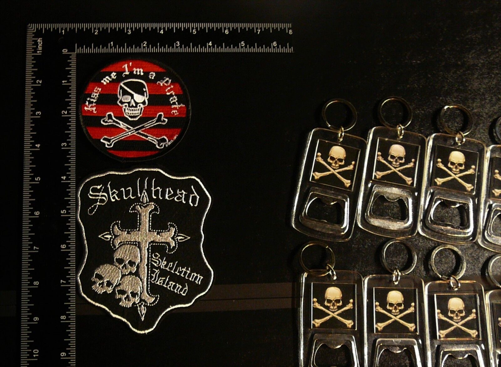 20 Piece Lot Skull & Crossbones Bottle Opener Keychains & Pirate SKuLL Patches Без бренда - фотография #6