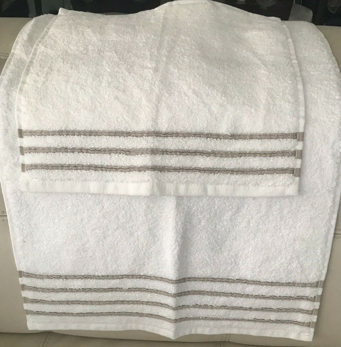 Set- Hotel Collection Borderline Hand Towel & Washcloth White/ Champagne Stripes Hotel Collection Borderline - фотография #3