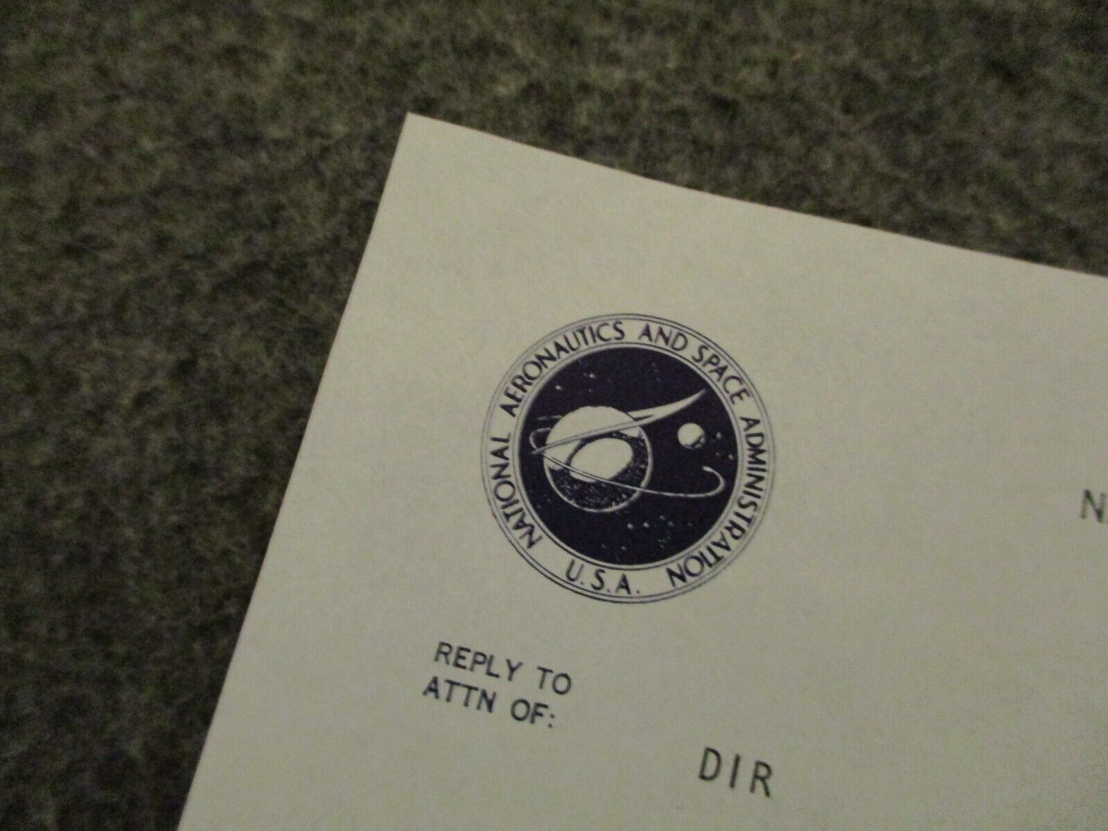 1969 NASA/MSFC WERNHER VON BRAUN SIGNED APOLLO AUTHENTIC HAND TYPE LETTER+BADGE Без бренда - фотография #6