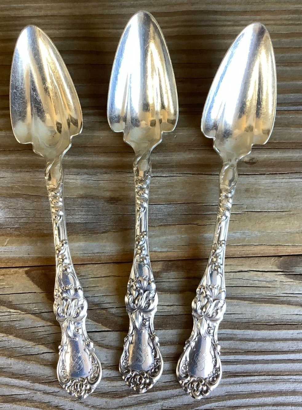 1835 R WALLACE - (1902) FLORAL pattern - LOT of 3 FRUIT SPOONS - 6" - mono "S" 1835 R.Wallace