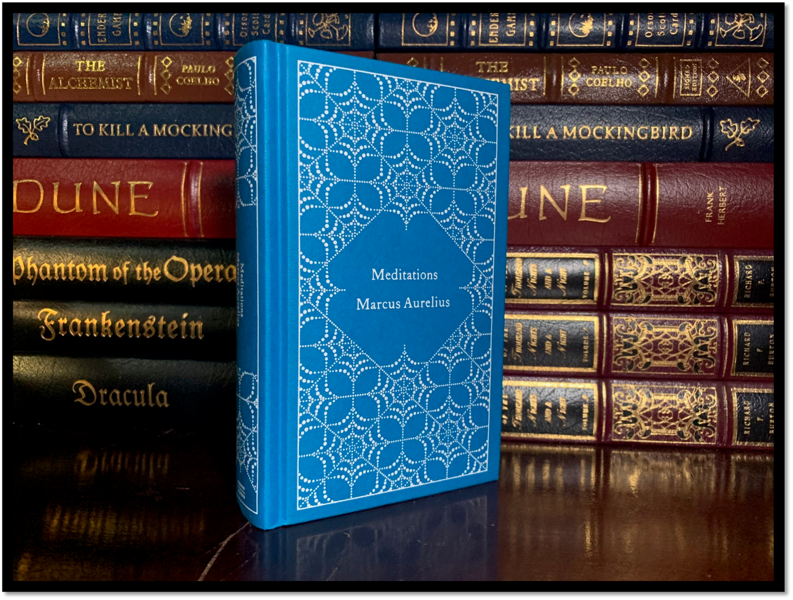 Meditations by Marcus Aurelius New Collectible Hardcover with Ribbon Bookmark Без бренда