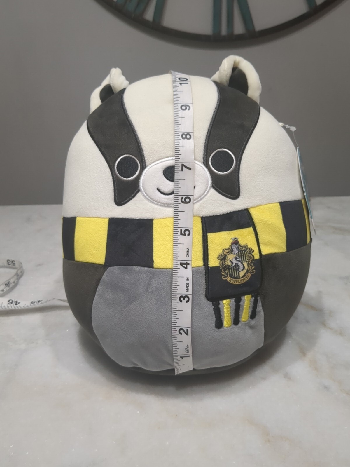Squishmallows Harry Potter ~ HUFFLEPUFF BADGER 10" Plush ~ NEW WITH TAG Kelly Toy - фотография #5