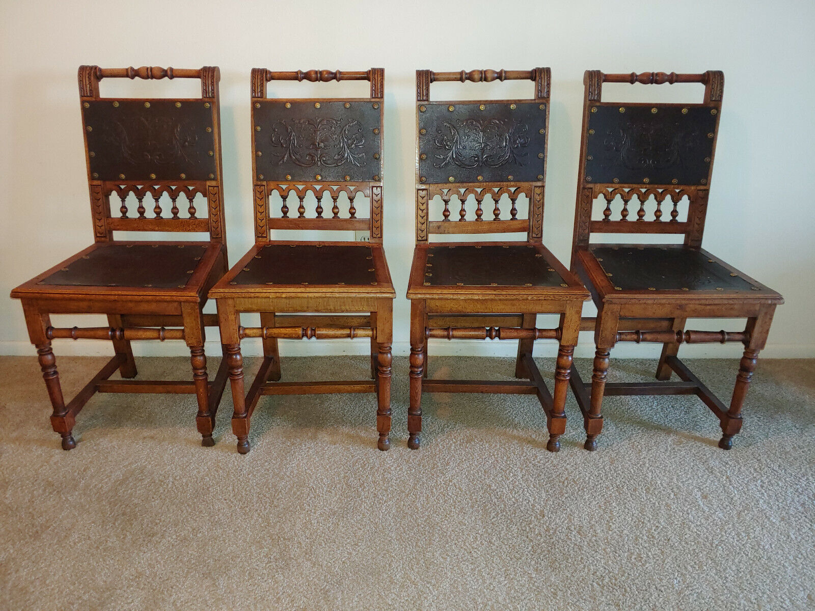 4 Spanish Revival Antique Vintage Dining Chairs  Без бренда