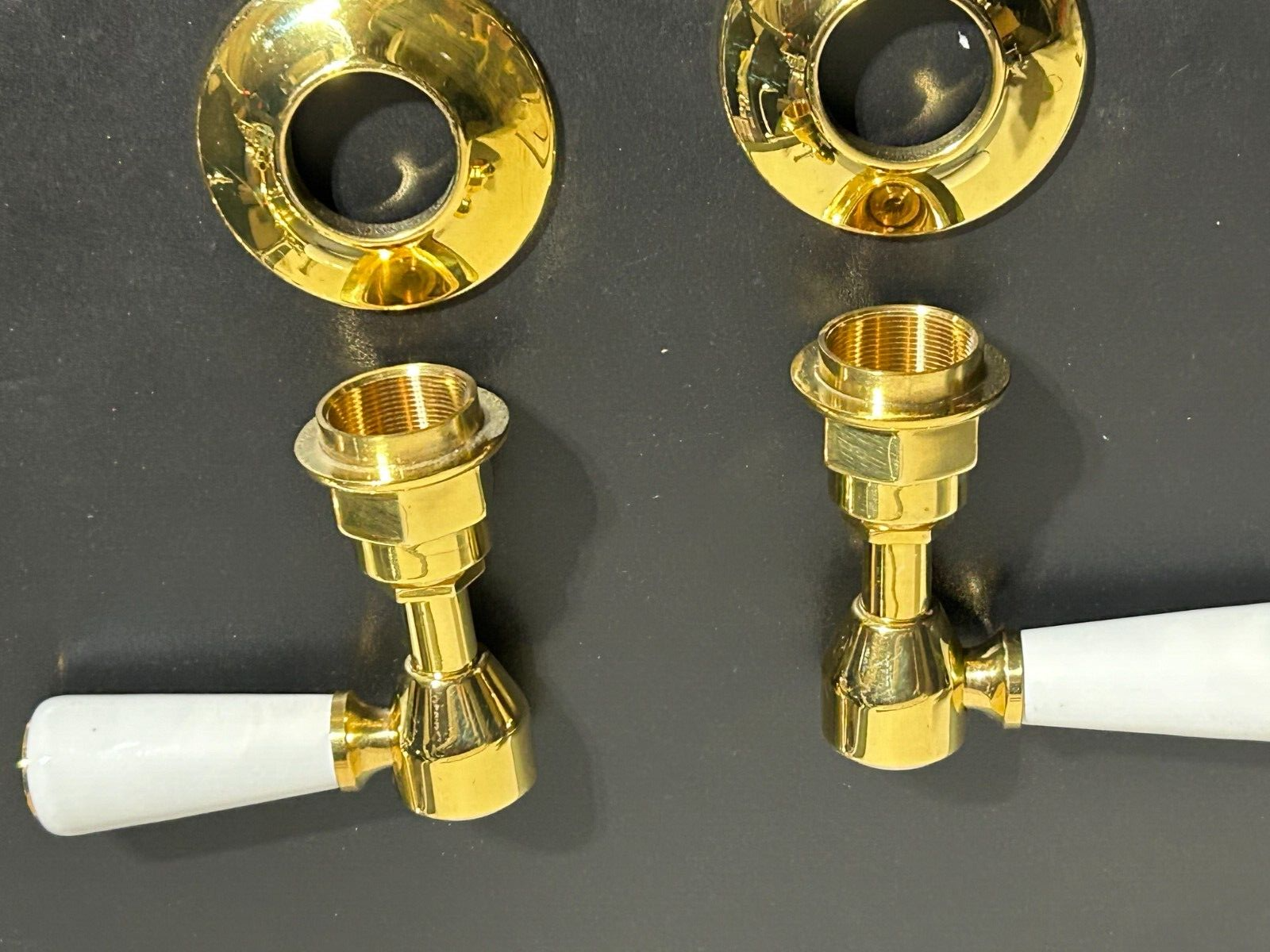 WATERWORKS HIGHGATE BRASS HOT AND COLD FAUCET HANDLES *new DISPLAY* WaterWorks - фотография #8