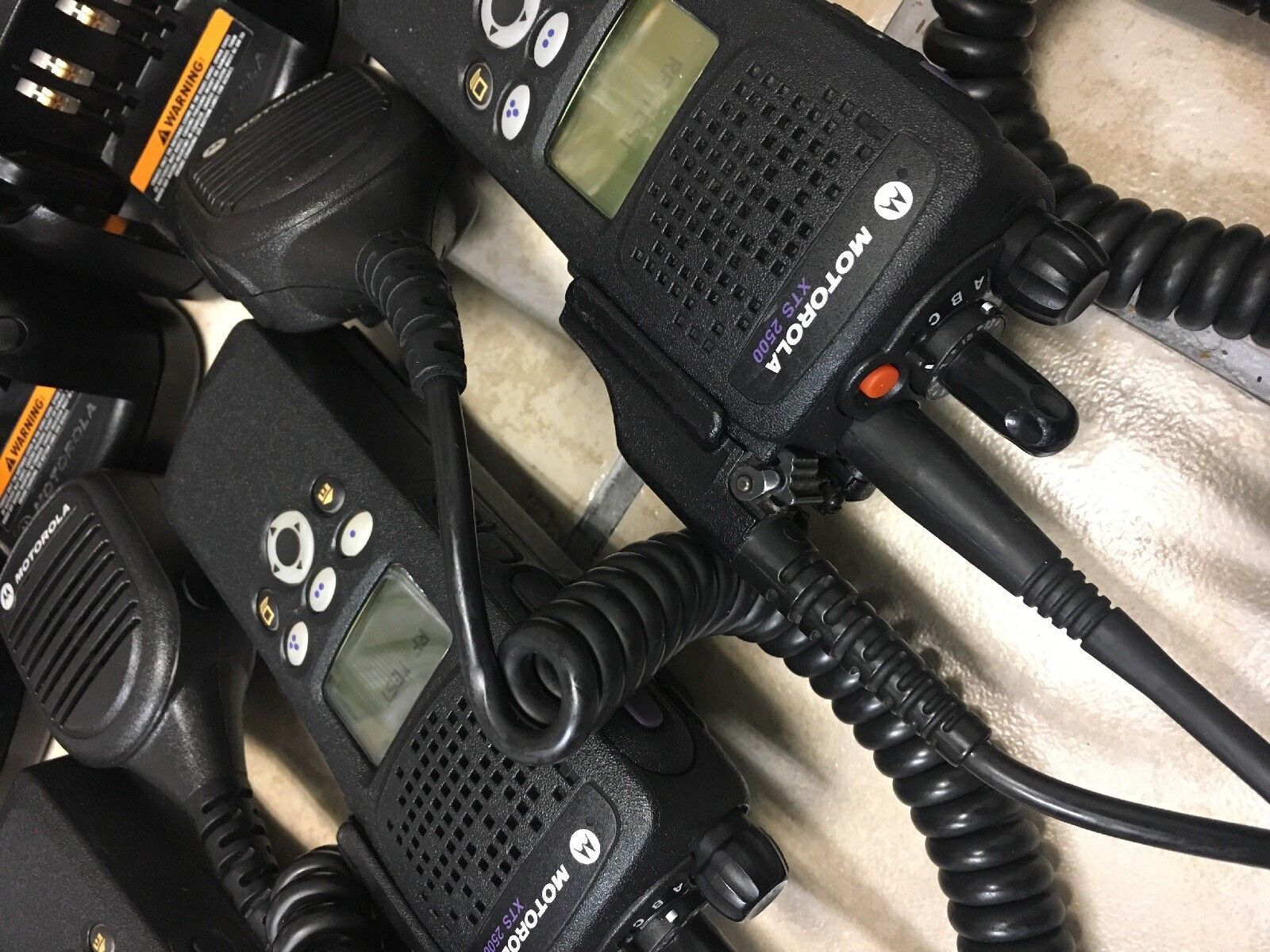 (24) Motorola XTS2500 II 800Mhz P25 Digital Radios H46UCF9PW6BN 500018-00048C-5 Motorola H46UCF9PW6BN - фотография #11