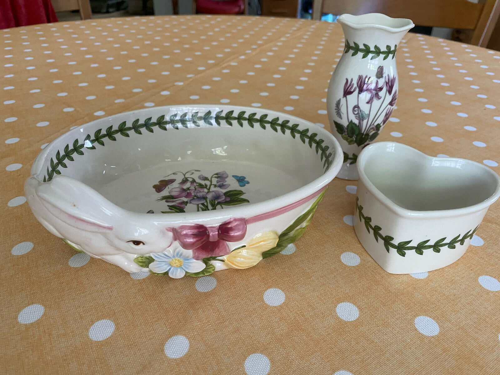 3 Pc Lot Portmeirion Botanic Garden Rabbit Tulip Serving Bowl, Vase & Heart Portmeirion