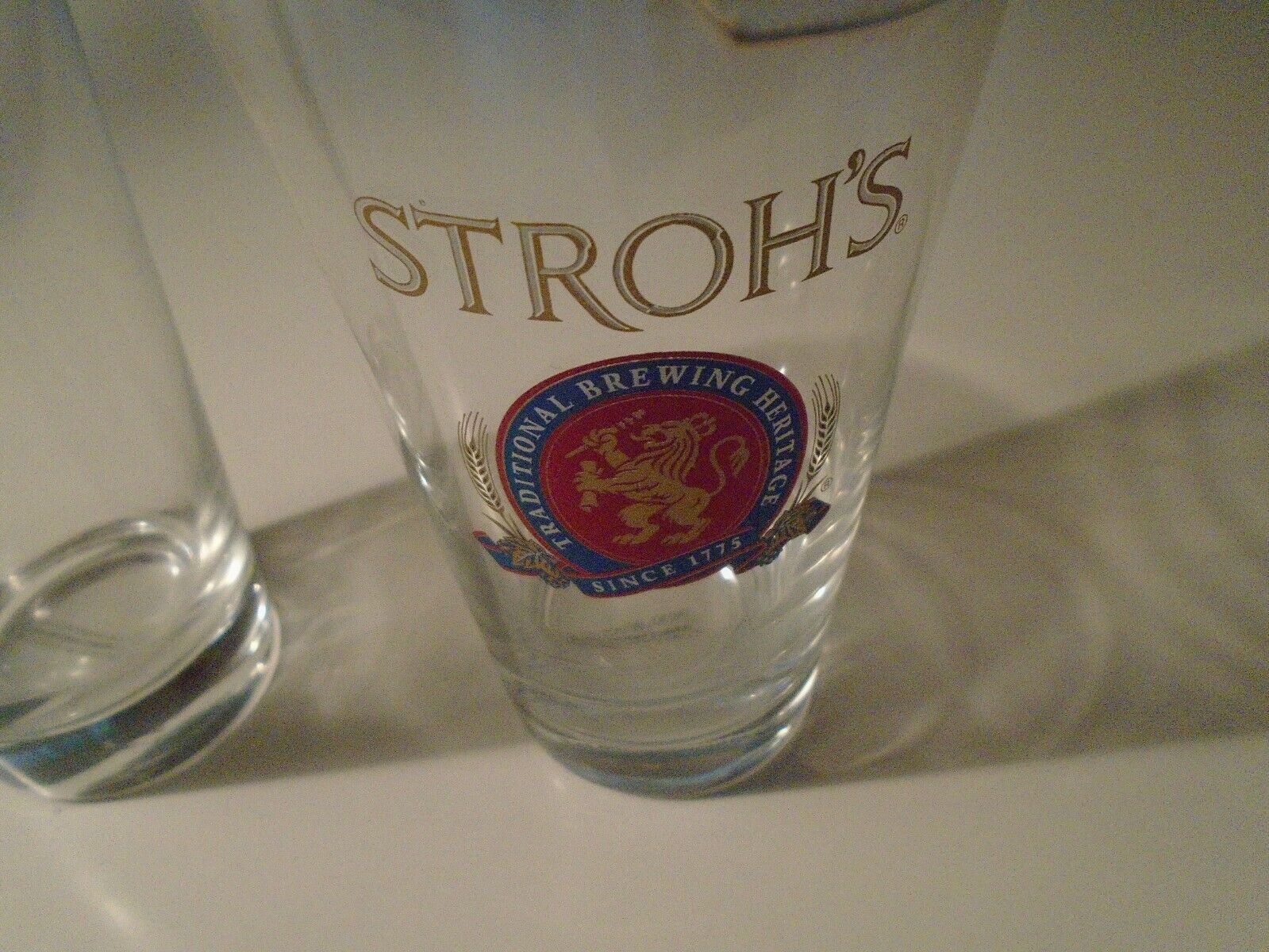 2 Vintage 5 1/4" STROH'S BEER GLASS Fire-Brewed Beer traditional brewing heritag Stroh's - фотография #2