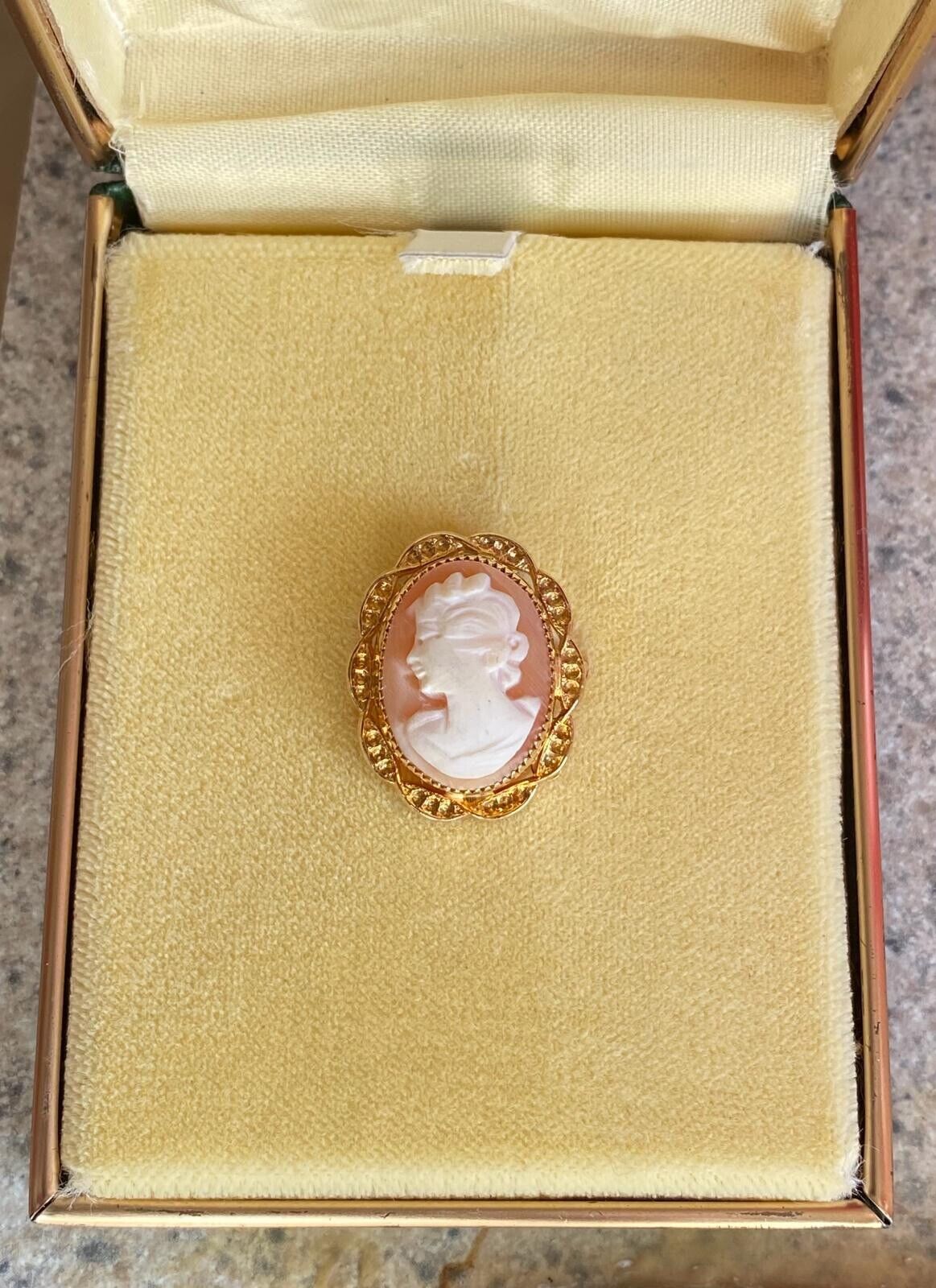 VINTAGE CATAMORE 1/20 12K GF CARVED SHELL CAMEO BROOCH PIN Gold Filled NEW! CATAMORE