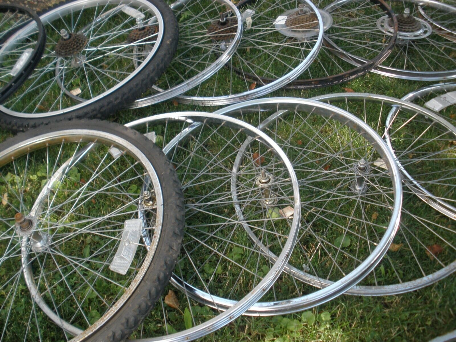 30 Piece Lot Vintage 1970's-90's Bicycle Rims Mixed Size/Style Unknown - фотография #12
