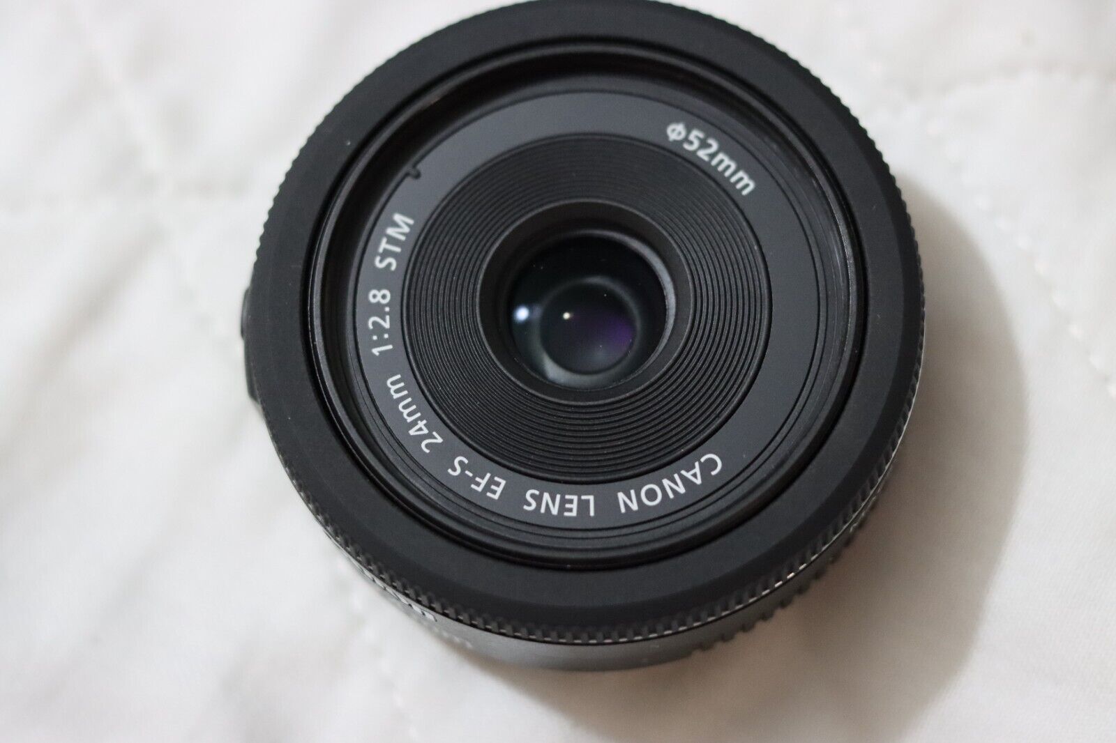 Canon Lens EF-S 24mm 1:2.8 STM 52mm Macro 0.16m/0.52ft Very Light Use Condition Canon EFS 24mm
