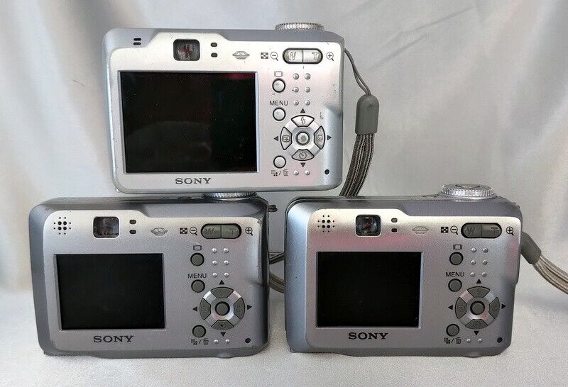 Lot (3) SONY Cyber-Shot Silver Digital Cameras (DSC-S60/S90) 4.1 MP - Parts Only Sony Cyber-shot DSC-S60 - фотография #3