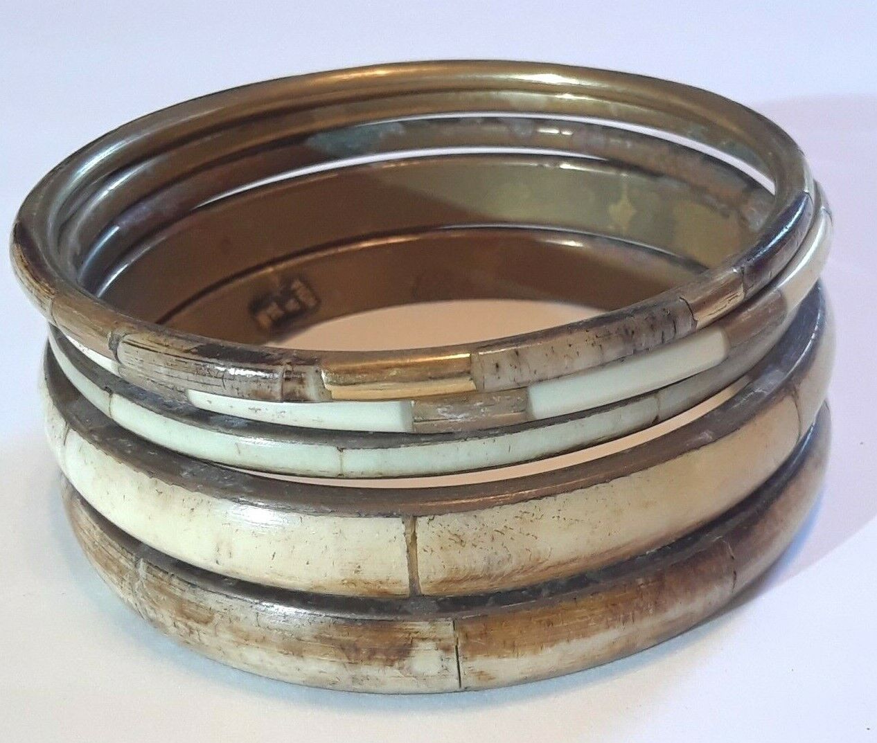 Lot of 5 gold tone bangle bracelets with inlay stone. Made in India. Beautiful! Unbranded - фотография #2