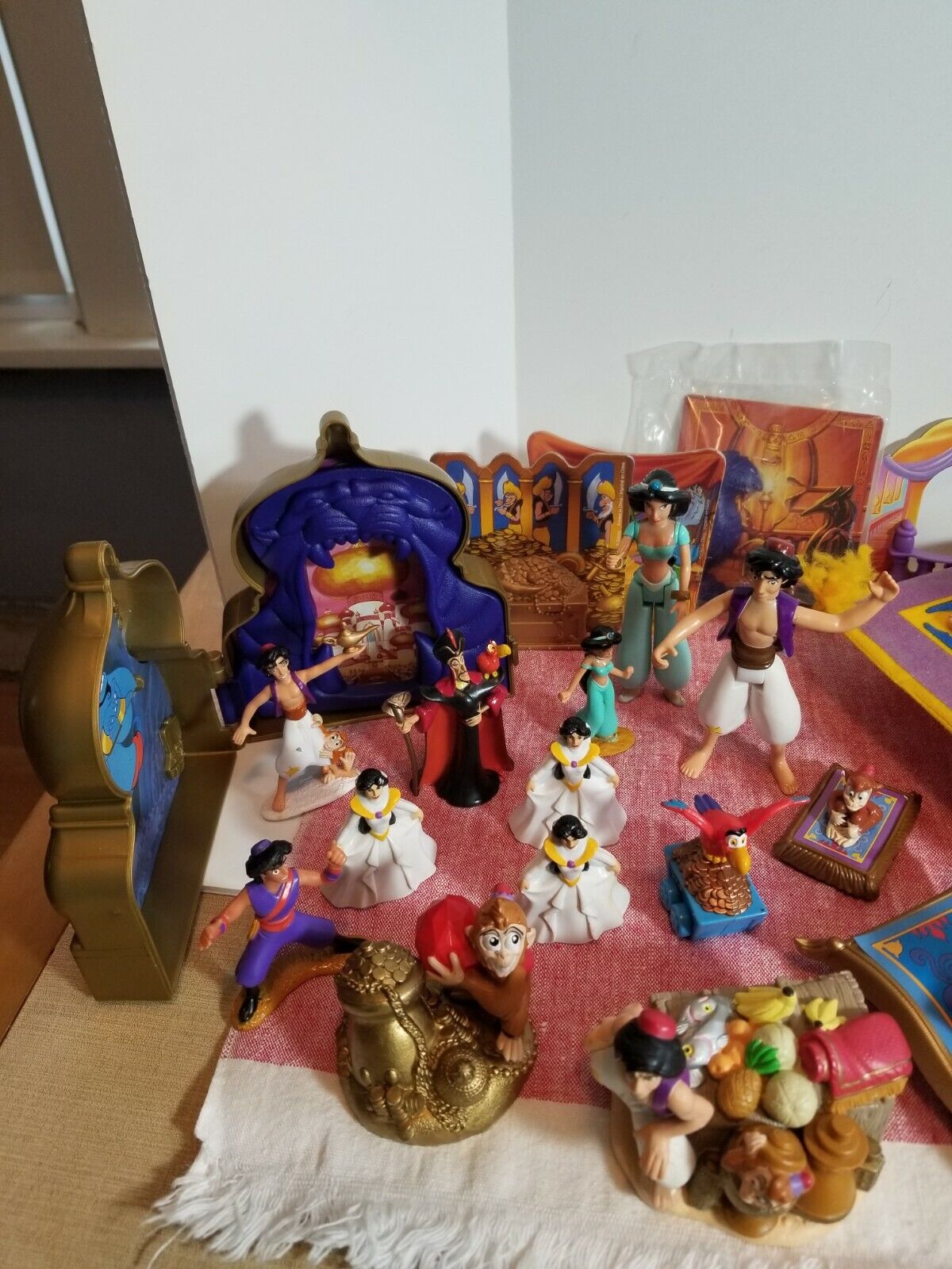 HUGE Vintage Disney Aladdin Lot 30 Figures   Disney N/A - фотография #3