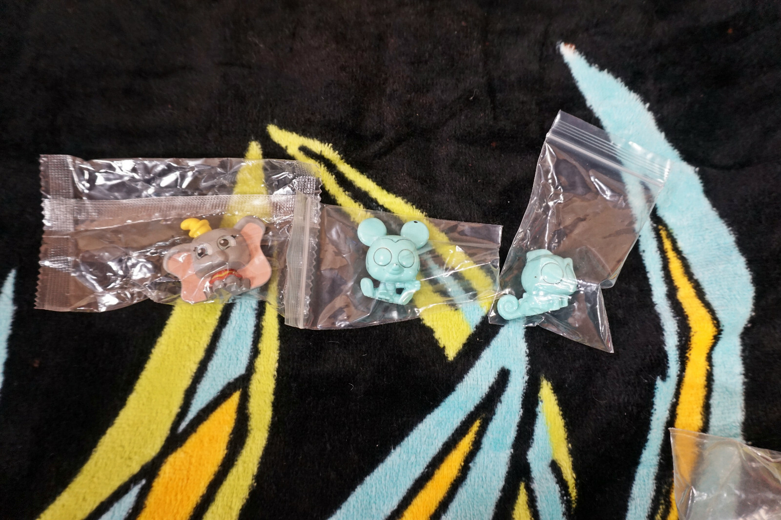 Disney Doorables Series 6 7 (3) Limited Dumbo | Color Reveal Mickey | Pascal Disney Doorables Disney Doorables - фотография #2