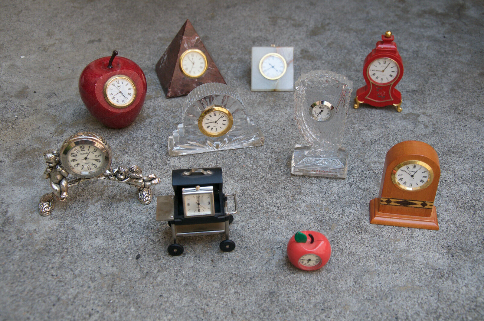 Collection Of 10 Miniature Clocks Timex Dupro Xanadu Galway Bey Berk USED Timex, Dupro, Xanadu, Galway, Bey Berk Apple, Pyramid, BB Que