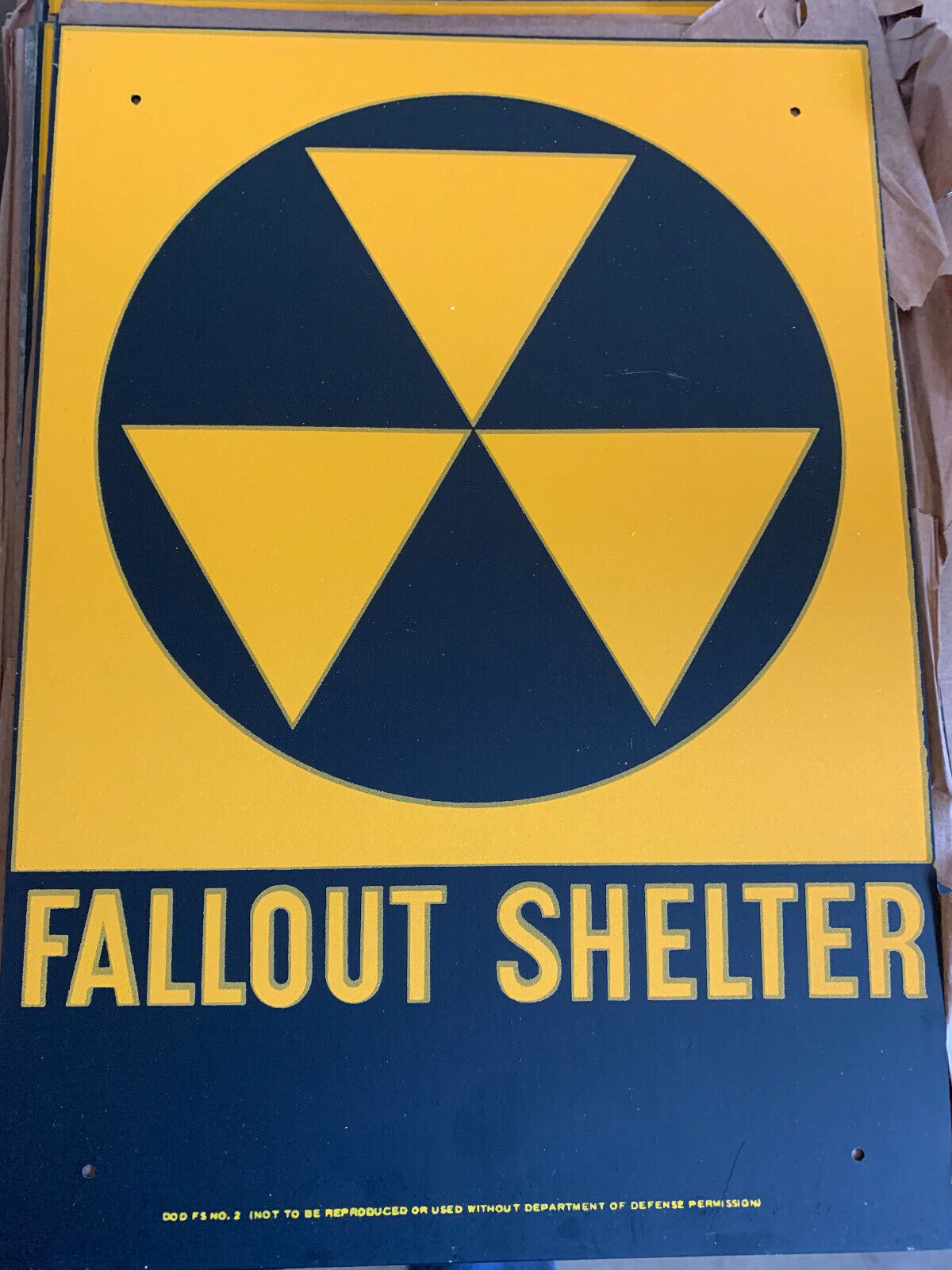 Fallout Shelter sign Без бренда