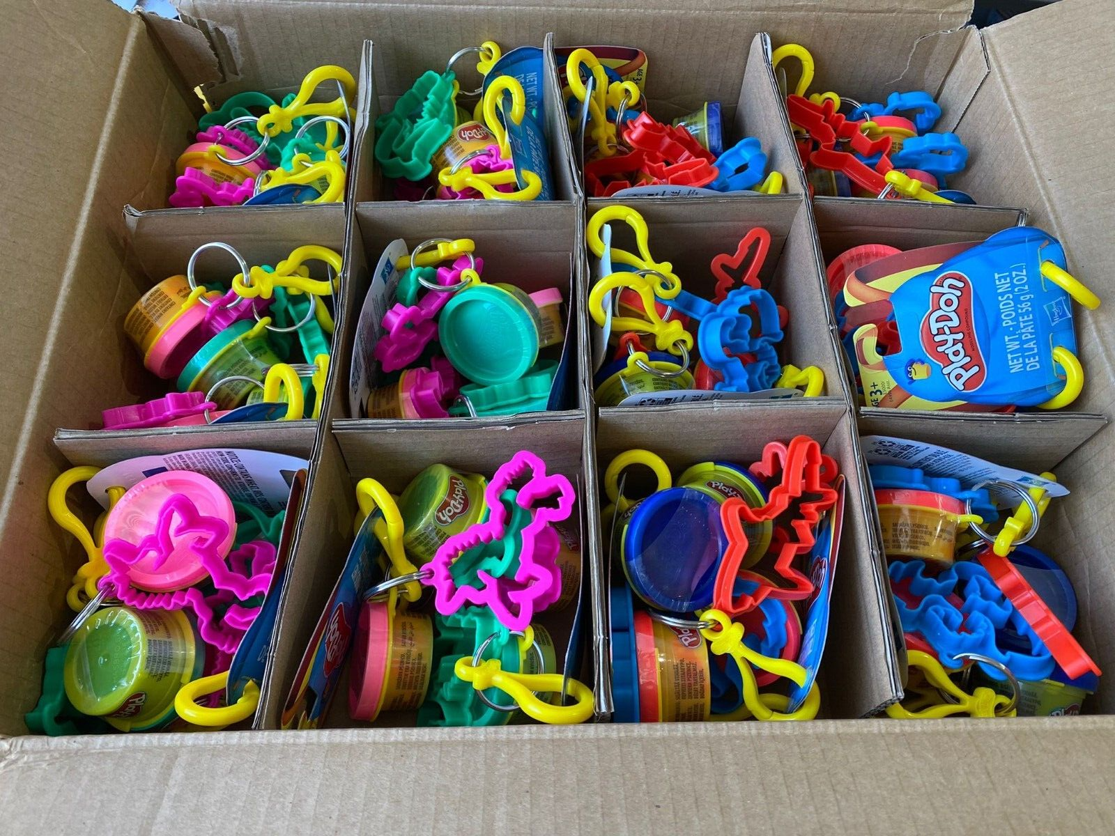 Lot of 24 Hasbro Play-Doh Hang Ups Shark & Dragon Colors (48 Play Units total) playdoh HSBE4996