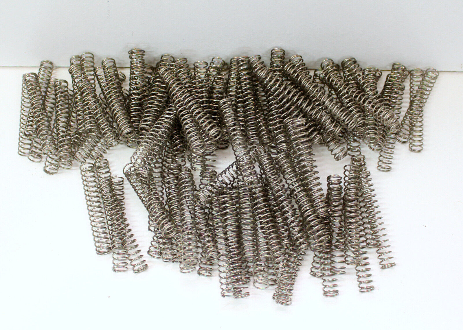 Lot of 120 Spring Coils  ~  3 1/2"  ~  Silver Metal Steampunk Industrial Art Без бренда