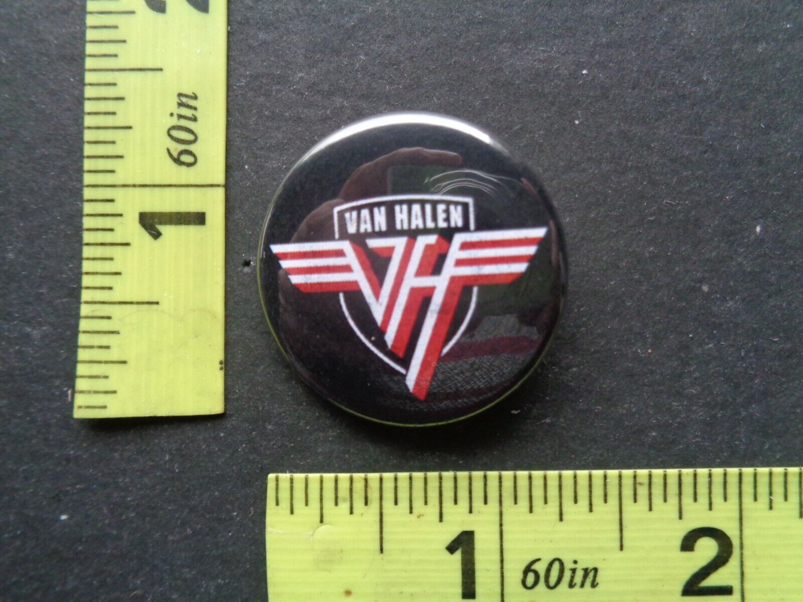 VAN HALEN,Original B/W Promo photo,6 Vintage Backstage passes,steel pin/button Без бренда - фотография #3