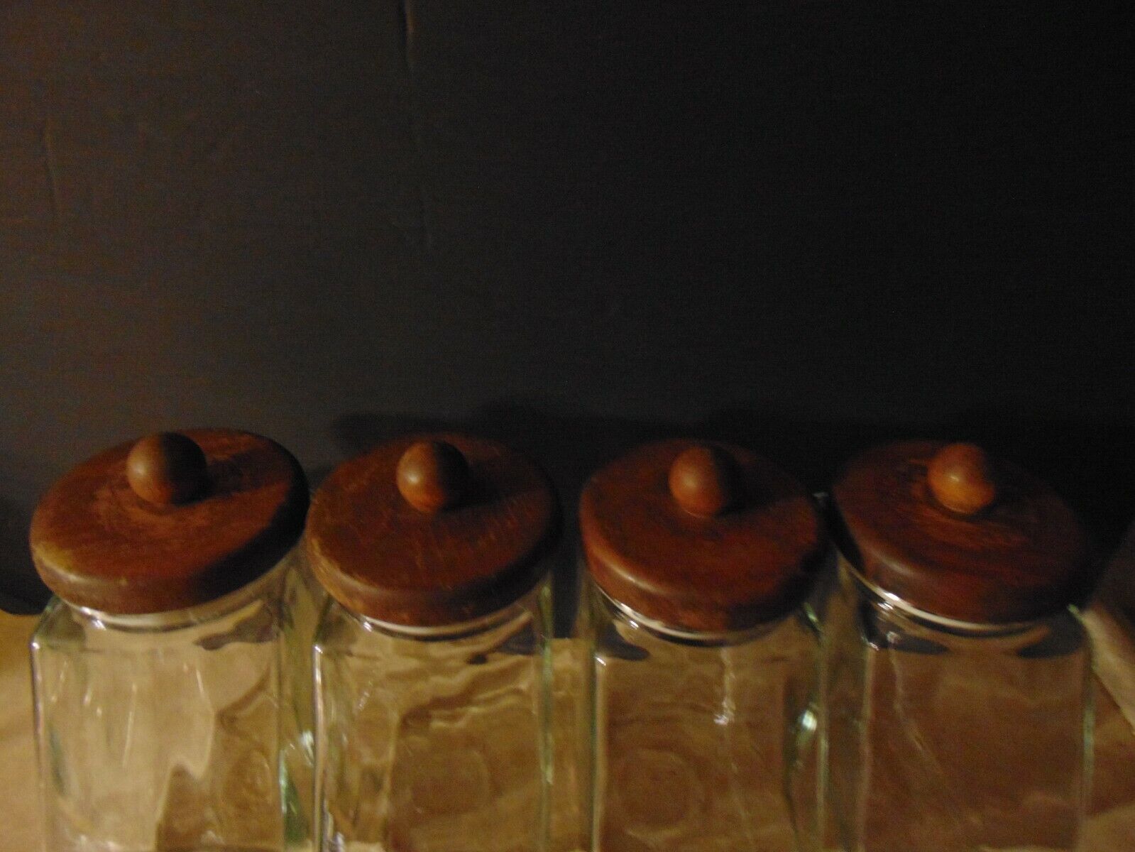 REDUCED Set of 4 glass canisters with wooden lid 8" high x 8" wide x 4" deep Unbranded n/a - фотография #2