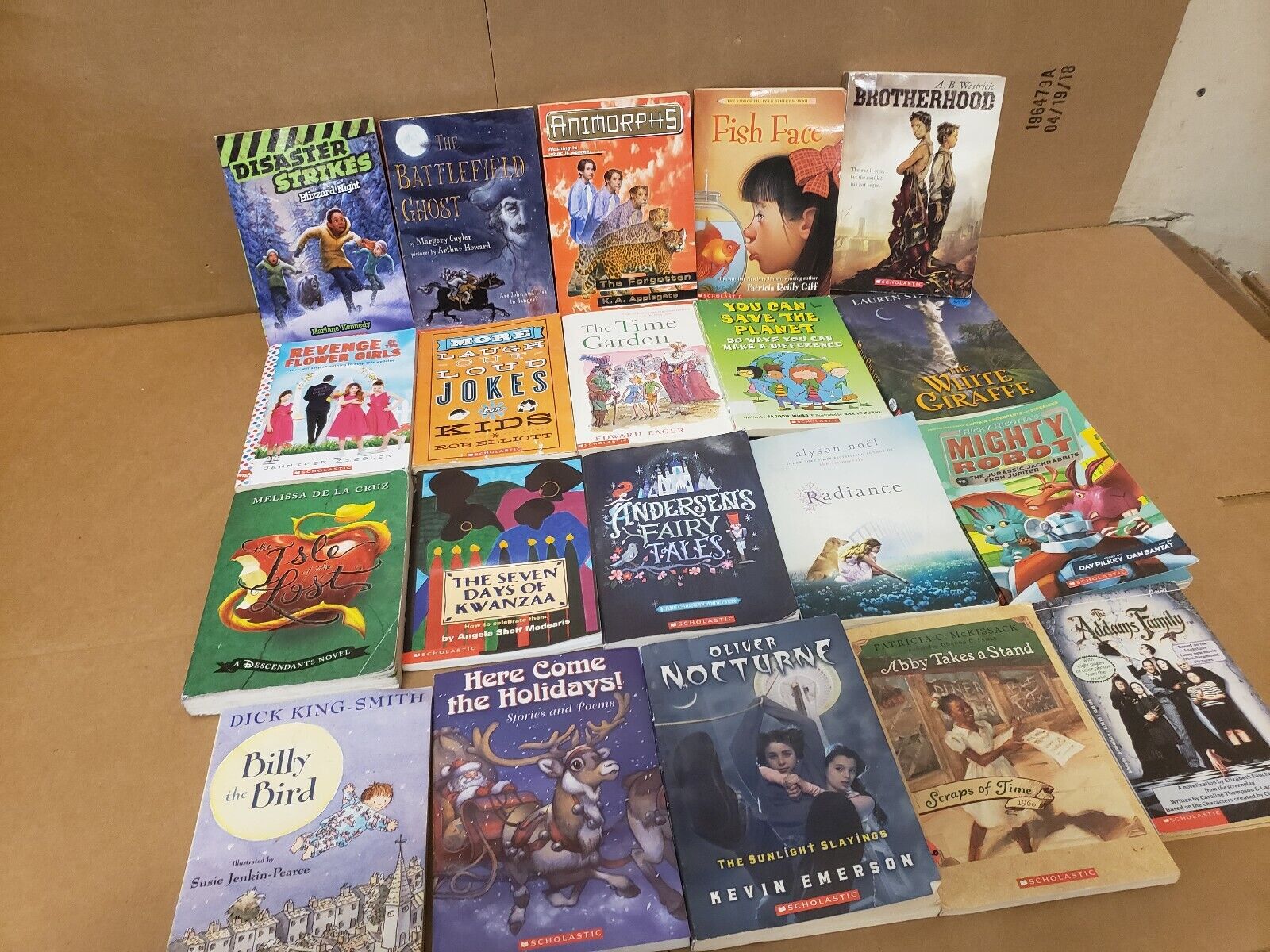 Lot of 50 Chapter INSTANT LIBRARY Children Young Adult RANDOM UNSORTED BOOKS MIX Без бренда - фотография #3